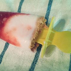 A picture of Cheesecake Popsicles.