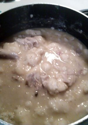 A picture of chicken and dumplings.