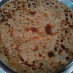 A picture of Aloo ka paratha.