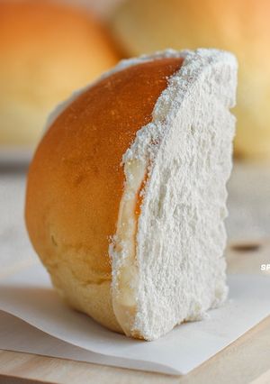 A picture of Quarter Cream Cheese Bun.