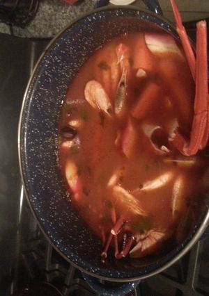 A picture of Seafood mix soup.
