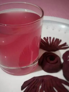 A picture of Beetroot Lemonade.