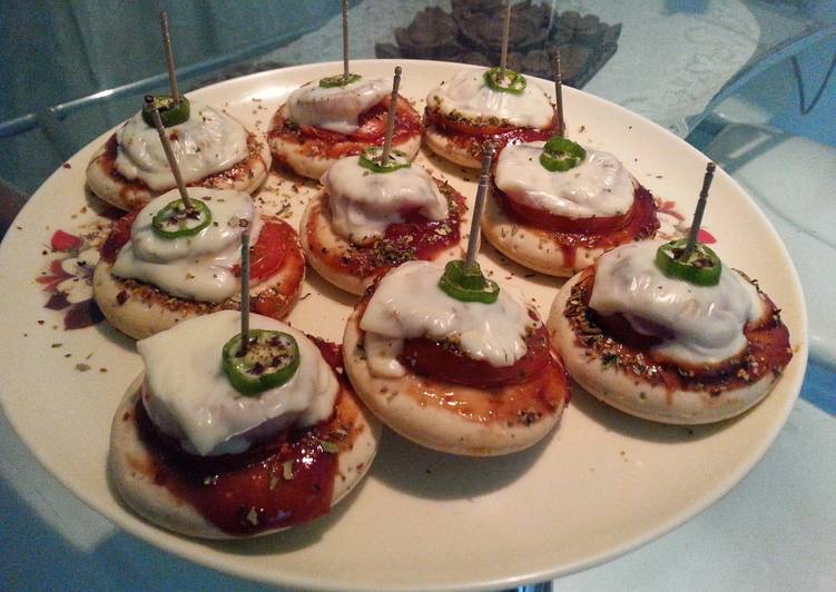 Mini Pizzas (super easy)