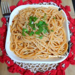 A picture of Spaghetti aglio e olio.
