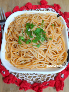 A picture of Spaghetti aglio e olio.