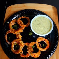 A picture of Crispy Baked Onion Rings.