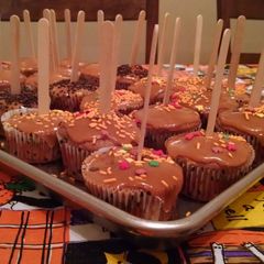 A picture of Caramel Apple Cupcakes.