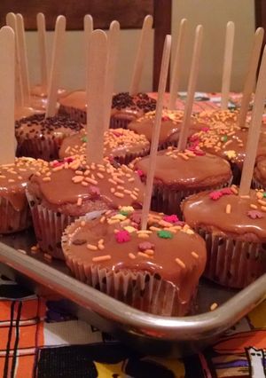 A picture of Caramel Apple Cupcakes.