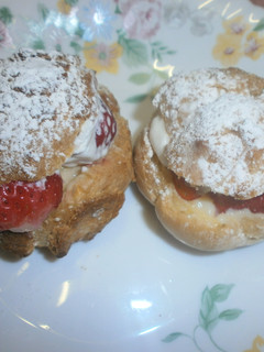 A picture of Strawberry & Banana Cream Puffs.