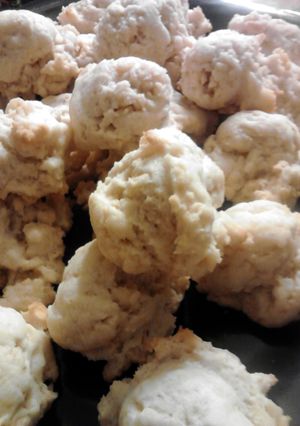 A picture of Grandma Elsie's Potato Chip Cookies.