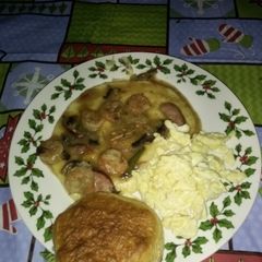 A picture of Shrimp and Grits.