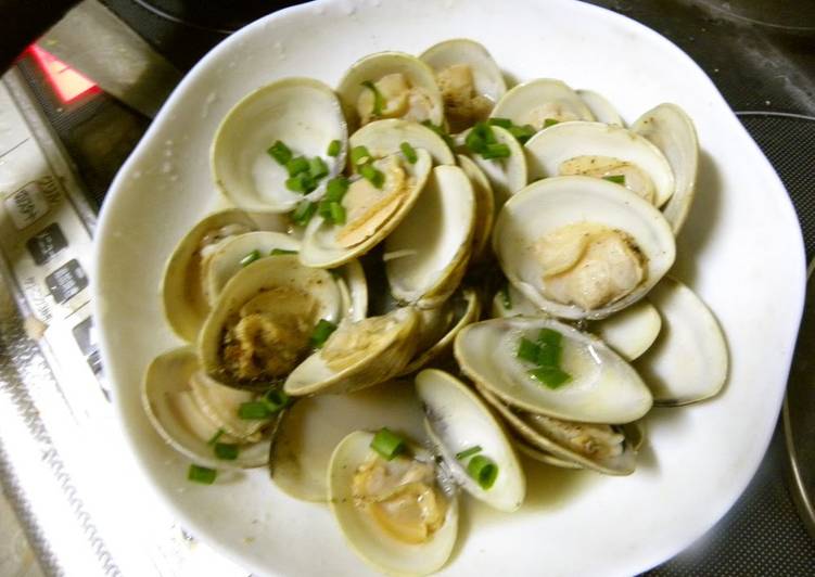 Recipe of Quick Butter & Sake Steamed Clams