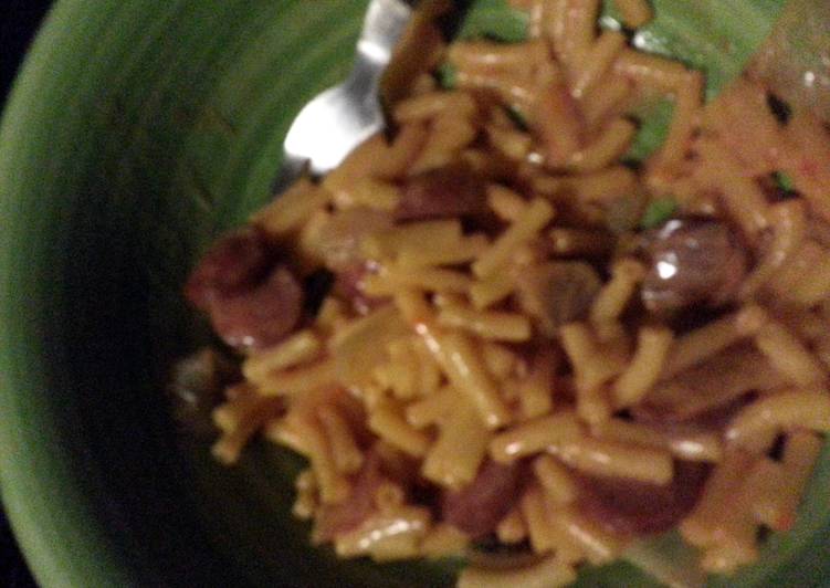 Recipe: Yummy Mac &amp; Cheese with fried onions and smocked sausage