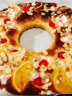 Una foto de Receta número 400!! Roscón de reyes en mambo Cecotec 🤴🏻🤴🏻🤴🏻🐪🐪🐪💫🎁🎁🎁