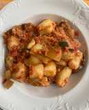Gnocchi di patate con persico e dadolata di verdure