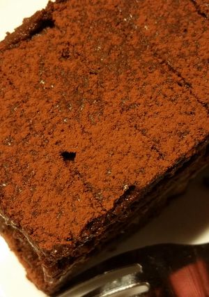 A picture of 3 ingredients chocolate cake.