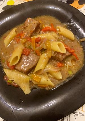 Una foto de Guiso carne y fideos