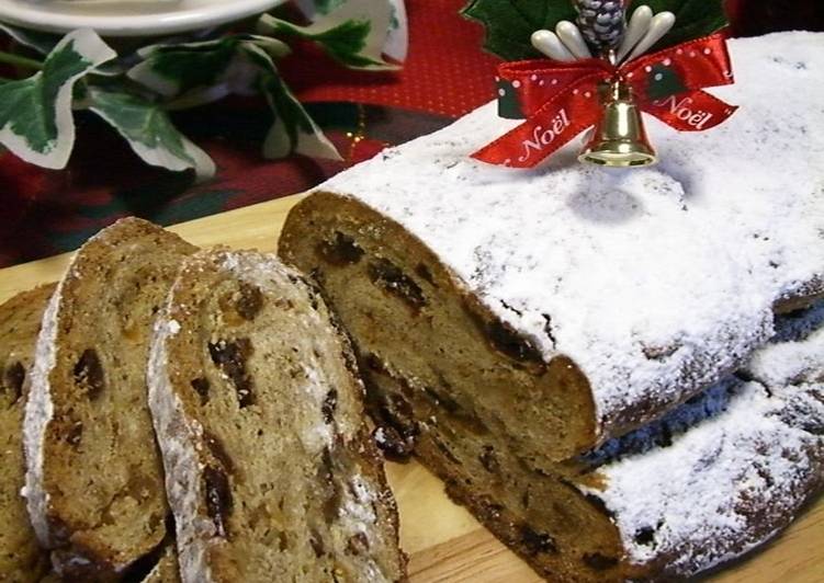 How to Prepare Homemade Stollen
