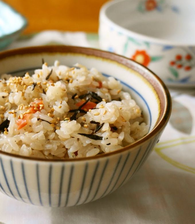 A picture of Steamed Sticky Rice with Hijiki, Umeboshi and Chirimen Jako.