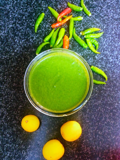 हरी धनिया चटनी (hari dhaniya chutney recipe in Hindi) रेसिपी मुख्य फोटो