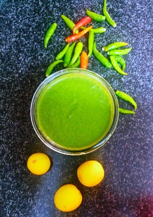 हरी धनिया चटनी (hari dhaniya chutney recipe in Hindi) रेसिपी मुख्य फोटो