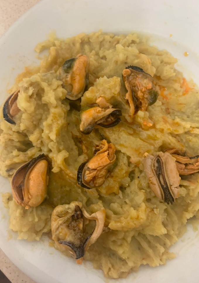 Una foto de Plátano macho y mejillones en escabeche