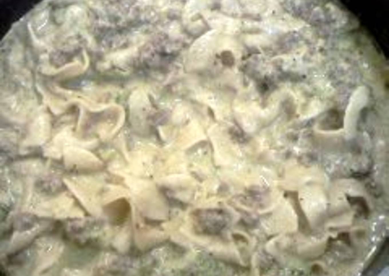 Cheesy Broccoli, Meat & Noodles