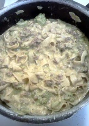 A picture of Cheesy Broccoli, Meat & Noodles.