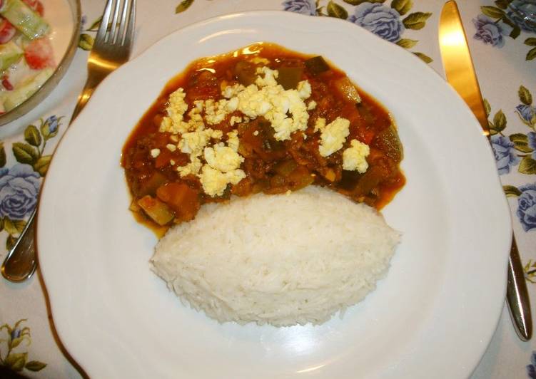 The Simple and Healthy Cardamon Rice for Curry