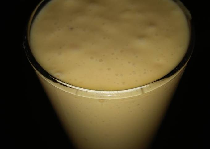 Steps to Prepare Quick Banana,mango n strawberry smoothie#mums contest