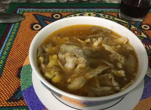 Una foto de Caldo de hongos silvestres (Solo en temporada de lluvias)