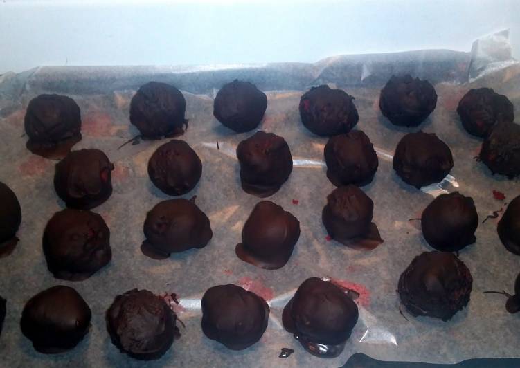 Red velvet chocolate balls