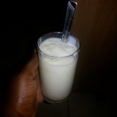 A picture of Mashed mango and yoghurt.