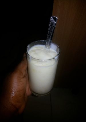 A picture of Mashed mango and yoghurt.