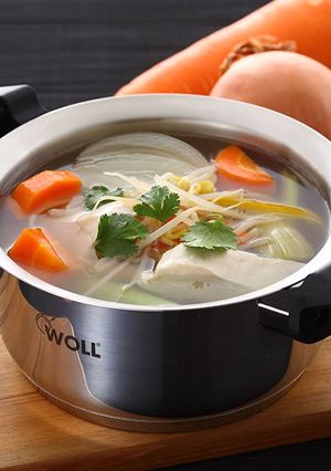 【家樂福廚房】快煮湯-清甜蔬菜雞肉湯 的食譜成品照片