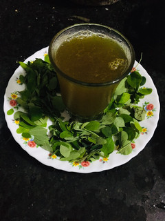முருங்கைக்கீரைஸ்பெசல்கிளியர் சூப்(moringa leaves clear soup recipe in tamil) செய்முறை முக்கிய புகைப்படம்