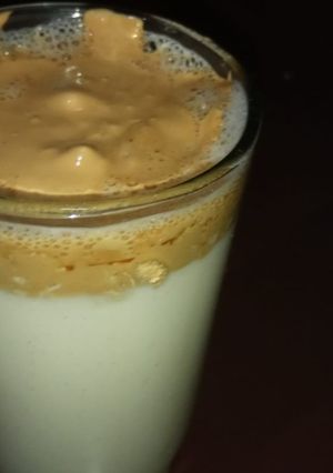 ডালগোনা কফি(dalgona coffee recipe in Bengali) রেসিপির প্রধান ছবি