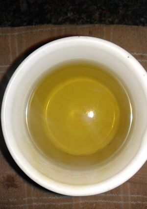 Una foto de Infusión de limón, azúcar y agua básica para el hígado 🐾🍵
