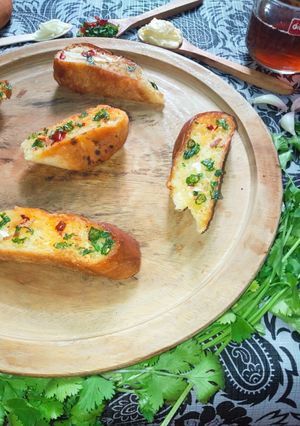 গার্লিক বাটার টোস্ট (Garlic Butter Toast recipe in Bengali) রেসিপির প্রধান ছবি