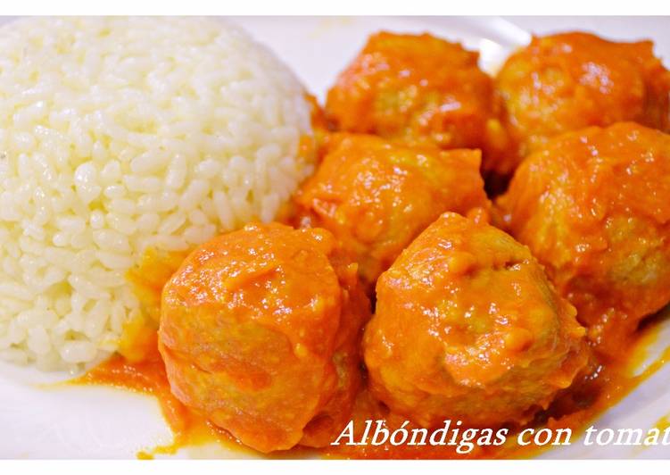 como hacer albondigas con arroz en salsa de tomate