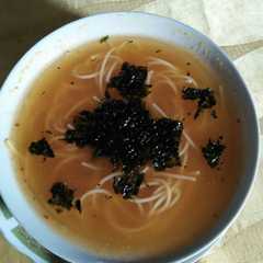 A picture of Ramen Kuah Simpel.
