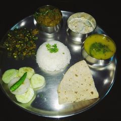 A picture of Full indian veg thali.