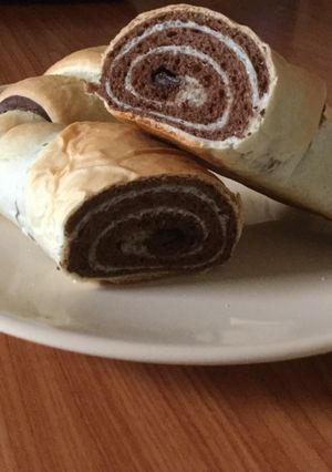 Csokoládés csíkos kifli recept fotója