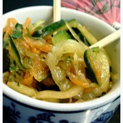 A picture of Pad Thai Cucumber Salad.