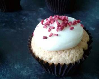 Ultimate, Prepare rose and raspberry cream cheese cupcakes Delicious Simple