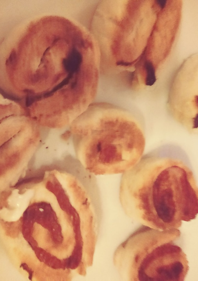 Una foto de Scones arollados
