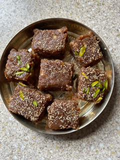 A picture of Dates Halwa.