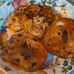 A picture of Cheesy bacon eggs.
