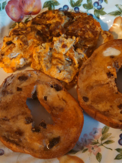 A picture of Cheesy bacon eggs.