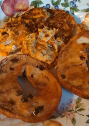 A picture of Cheesy bacon eggs.